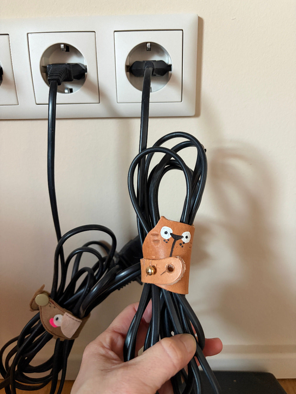 Kabelhalter - Dackel und Katze | Bastelvorlage