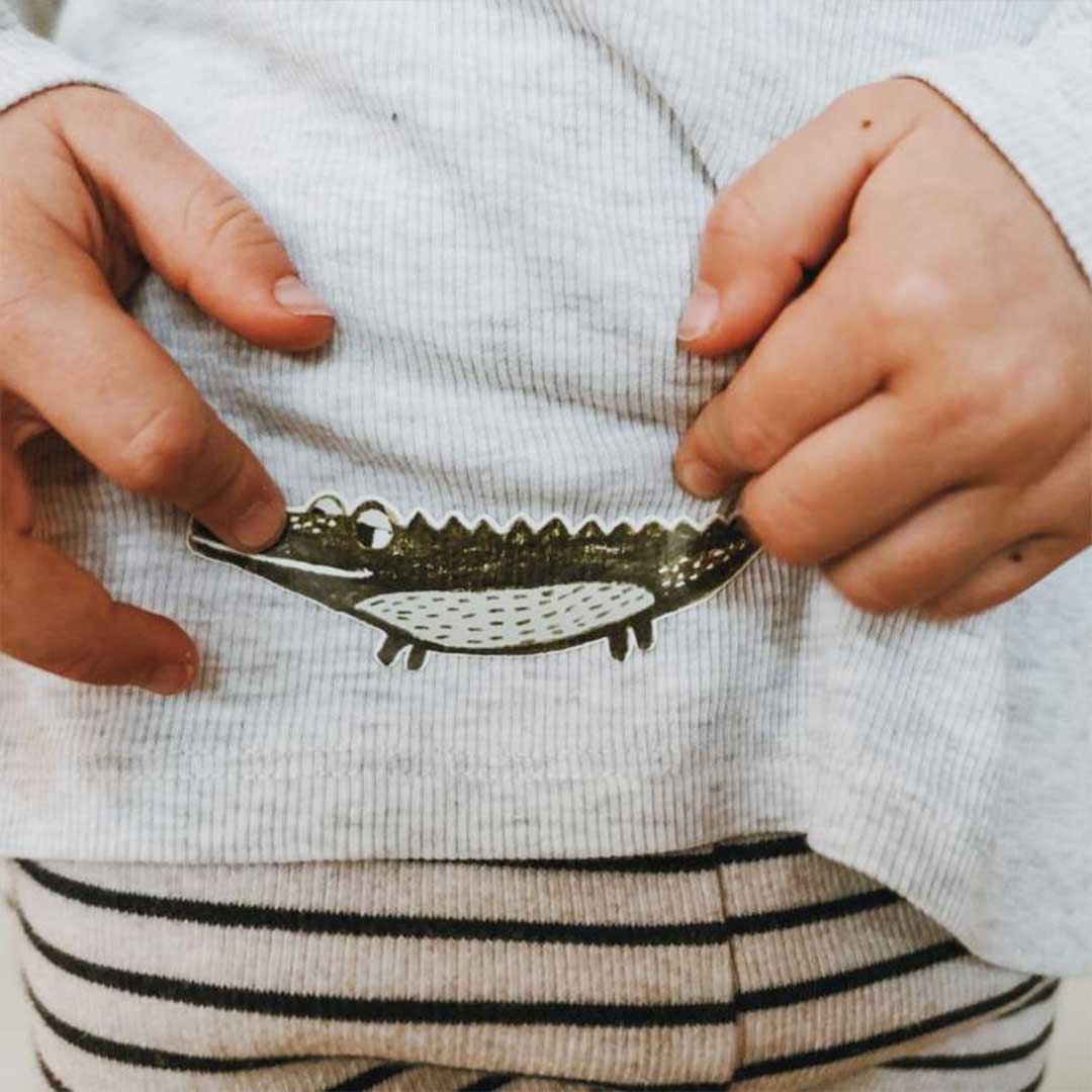 Krokodil Bügelbild auf Sweatshirt von einem Kleinkind