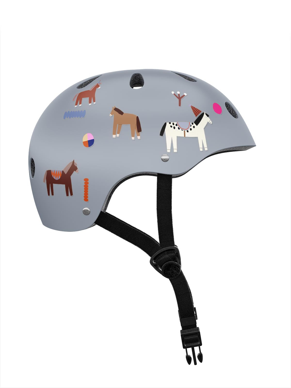 ein Fahrradhelm in taubenblau mit pferde stickern darauf.