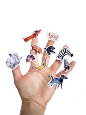 Sticker aus Recyclingpapier auf einer Hand. Illustriert von halfbird aka Ramona Zirk