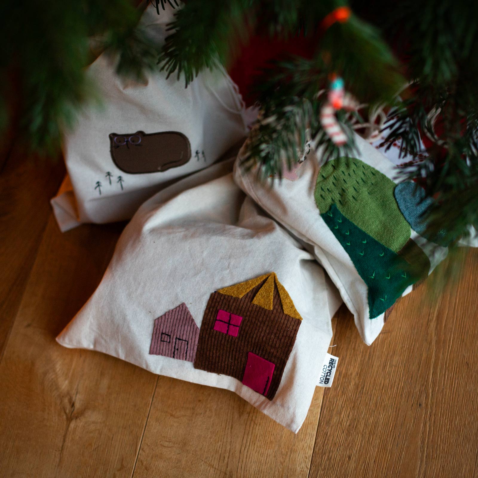 Geschenkebeutel nach Halfbird DIY unter dem Weihnachtsbaum