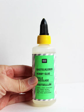 Bastelkleber transparent