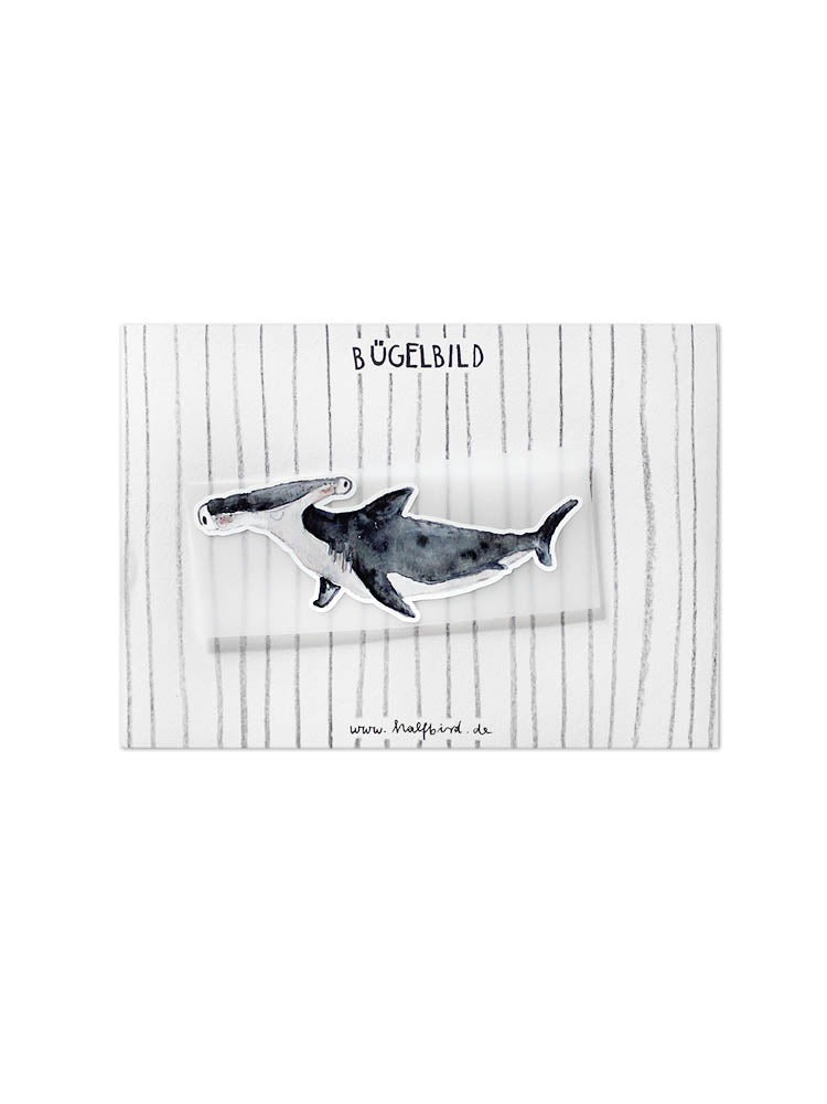 Bügelbild halfbird hammerhai auf einer karte mti streifen