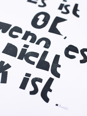 Detail Poster mit Schriftzug "Es ist ok, wenn es nicht ok ist." von Halfbird