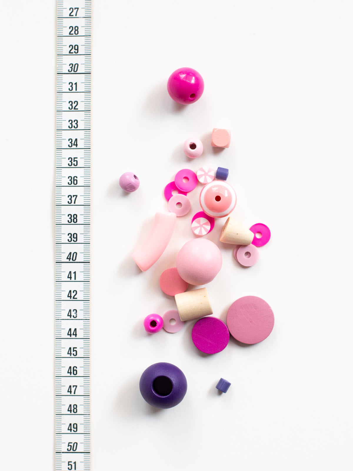 Maßband mit Perlenset Schweinchen in pink von Halfbird zur Größenbestimmung