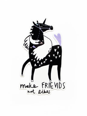 transparenter Vinylsticker Make Friends not Likes mit Pferd- und Schwanmotiv von Halfbird