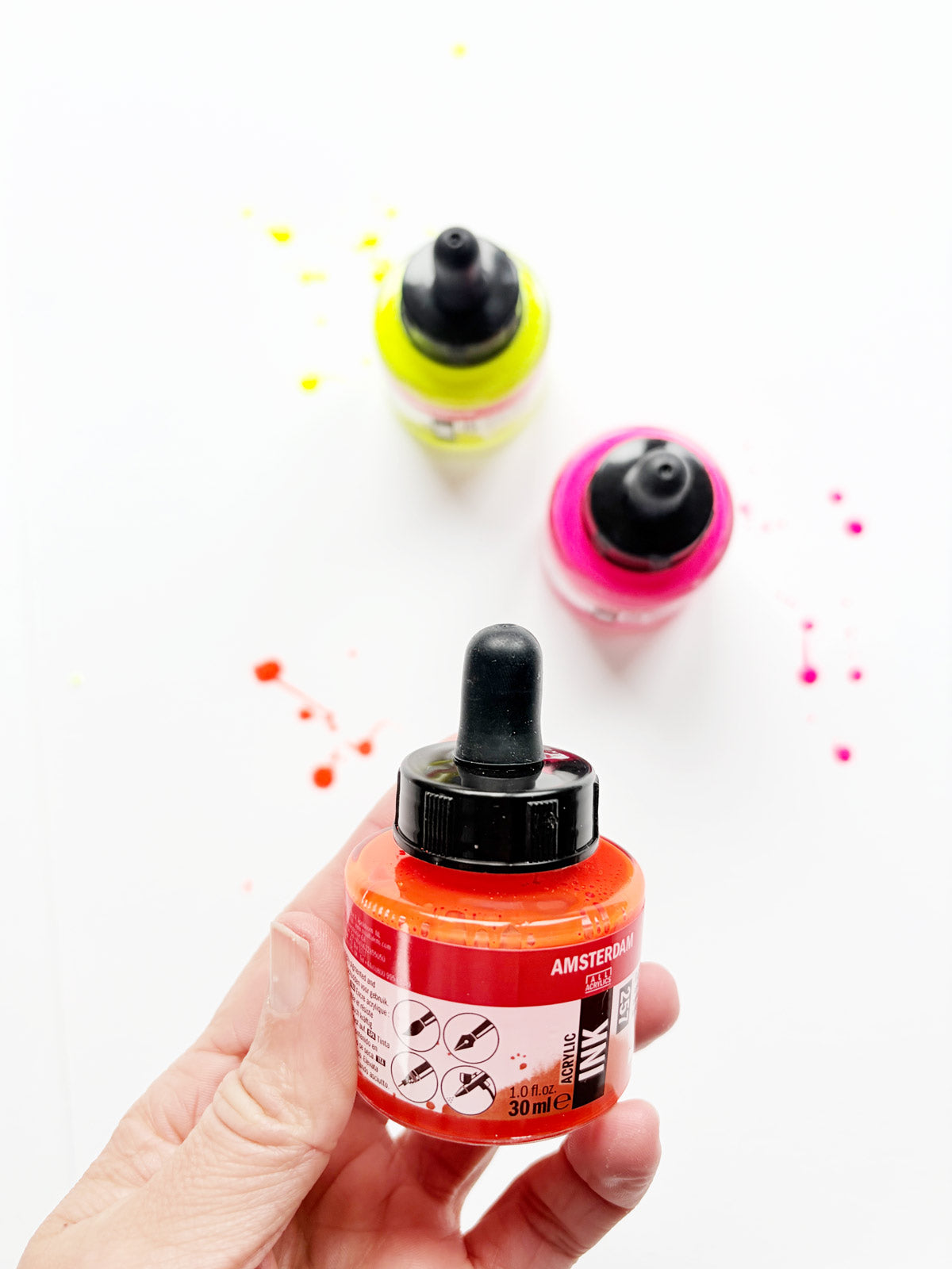 Neontinte in gelb, orange und pink von Amsterdam bei Halfbird