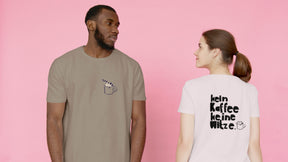 Man und Frau mit Shirts mit randlosem XXL Bügelbild Kein Kaffee keine Witze von Halfbird