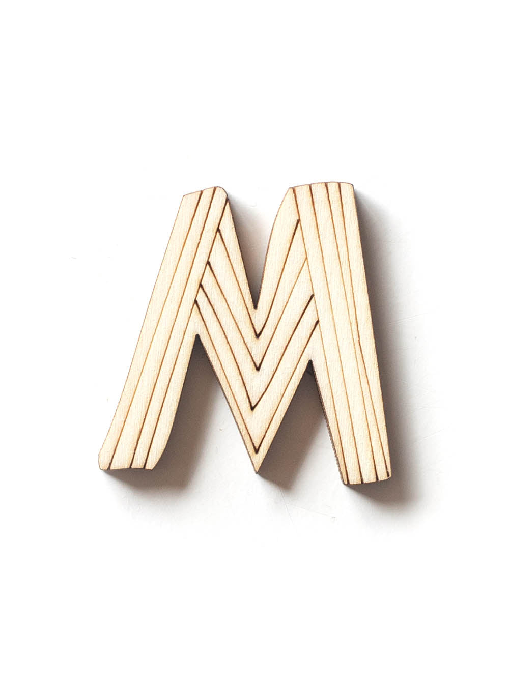 Holzbuchstabe M fürs Kinderzimmer mit Muster