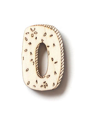 Holzbuchstabe O fürs Kinderzimmer mit Donut Muster
