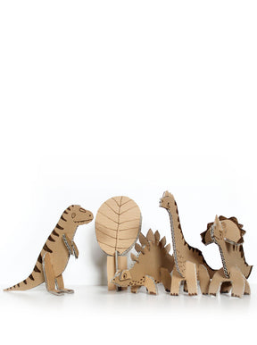Dinosaurier aus Pappe, gebastelt nach Anleitung von halfbird. Stegosaurus, T-Rex, Brachiosaurus, Triceratops und Bäume