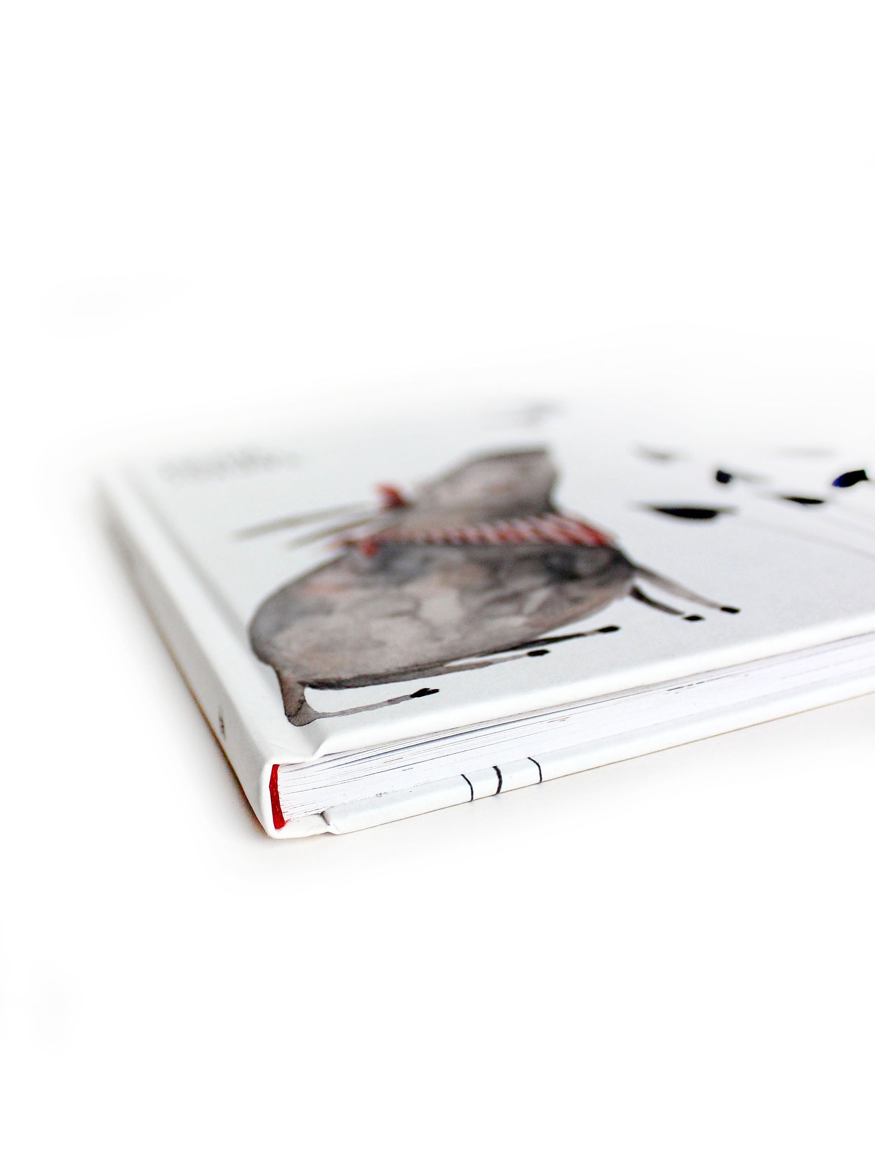 Cover und Bindung des Babybuches von halfbird. Fadenheftung mit Sobalin Hardcover und Recyclingpapier