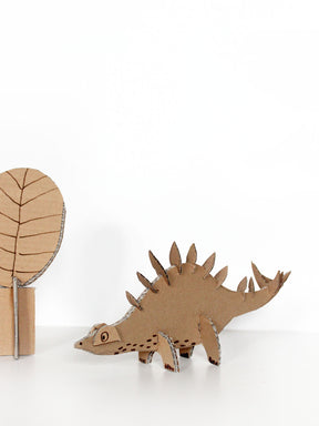 Stegosaurus aus Pappe gebastelt von haflbird